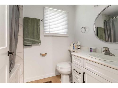 31033 Range Road 262, Cardston, AB - Indoor Photo Showing Bathroom