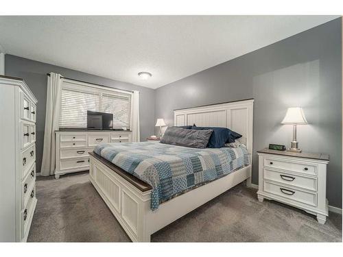 1501 Aspen Place South, Lethbridge, AB - Indoor Photo Showing Bedroom