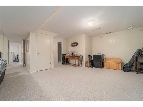 1501 Aspen Place South, Lethbridge, AB - Indoor