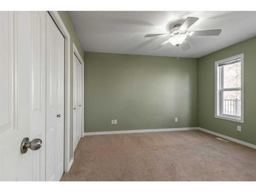 359 3 Avenue West, Cardston, AB - Indoor Photo Showing Other Room