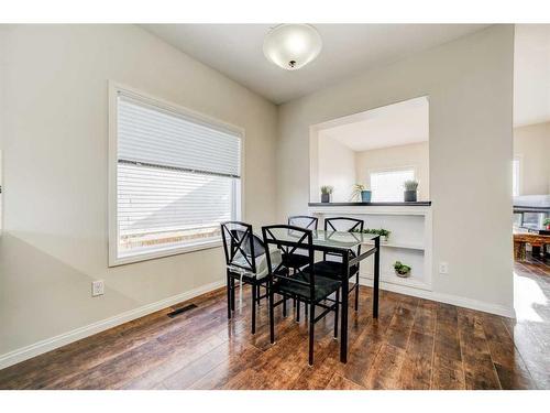 847 Keystone Meadows West, Lethbridge, AB - Indoor Photo Showing Dining Room