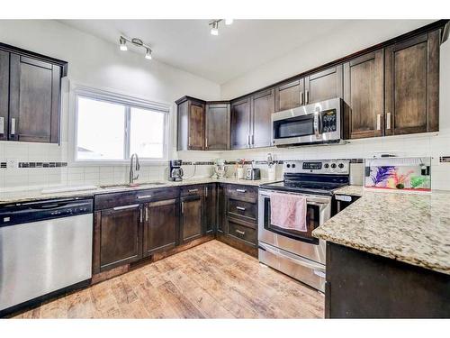 847 Keystone Meadows West, Lethbridge, AB - Indoor Photo Showing Kitchen With Upgraded Kitchen