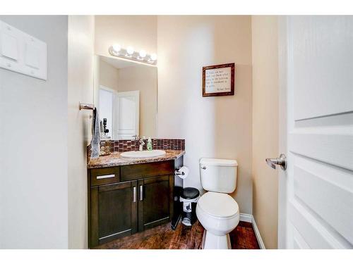 847 Keystone Meadows West, Lethbridge, AB - Indoor Photo Showing Bathroom