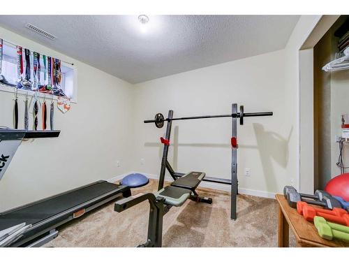 847 Keystone Meadows West, Lethbridge, AB - Indoor Photo Showing Gym Room