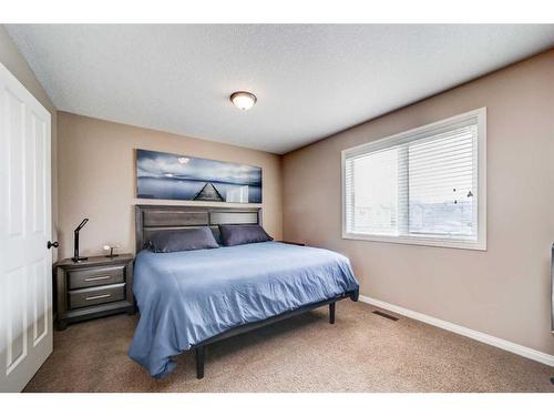 133 Dorothy Gentleman Crescent North, Lethbridge, AB - Indoor Photo Showing Bedroom