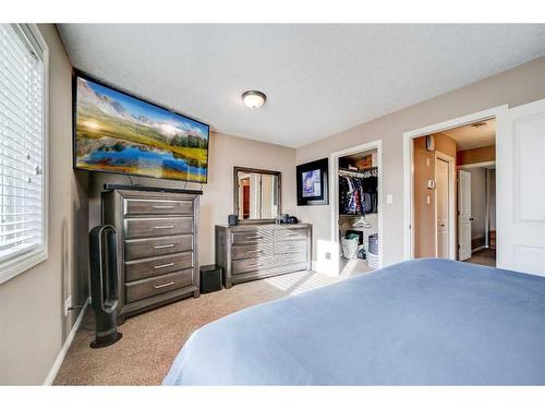 133 Dorothy Gentleman Crescent North, Lethbridge, AB - Indoor Photo Showing Bedroom