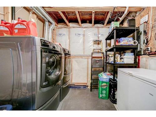 133 Dorothy Gentleman Crescent North, Lethbridge, AB - Indoor Photo Showing Laundry Room