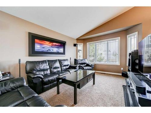 133 Dorothy Gentleman Crescent North, Lethbridge, AB - Indoor Photo Showing Living Room