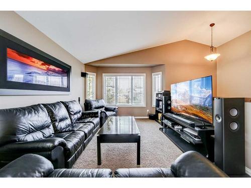 133 Dorothy Gentleman Crescent North, Lethbridge, AB - Indoor Photo Showing Living Room