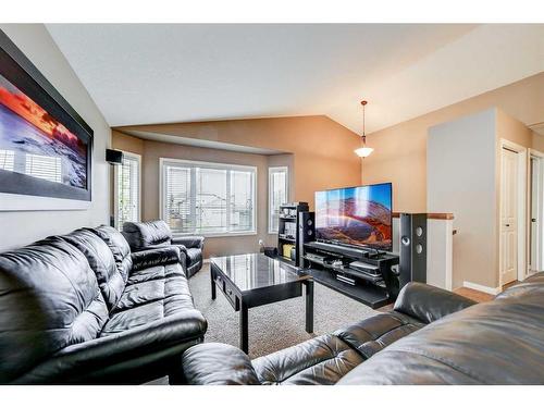 133 Dorothy Gentleman Crescent North, Lethbridge, AB - Indoor Photo Showing Living Room