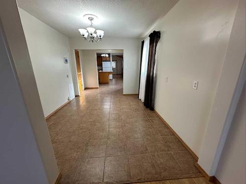 6017 56 Street, Taber, AB - Indoor Photo Showing Other Room