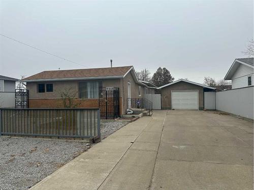 6017 56 Street, Taber, AB - Outdoor