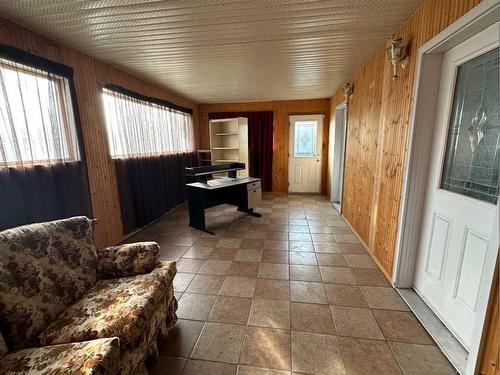 6017 56 Street, Taber, AB - Indoor Photo Showing Other Room