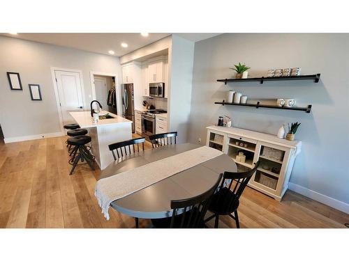 4617 26 Avenue South, Lethbridge, AB - Indoor Photo Showing Dining Room