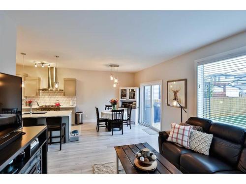 887 Miners Boulevard West, Lethbridge, AB - Indoor Photo Showing Living Room