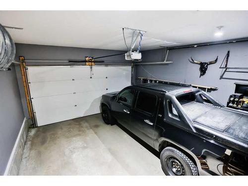 887 Miners Boulevard West, Lethbridge, AB - Indoor Photo Showing Garage