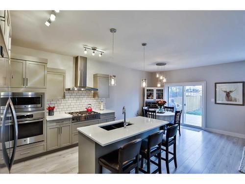 887 Miners Boulevard West, Lethbridge, AB - Indoor Photo Showing Kitchen With Double Sink With Upgraded Kitchen