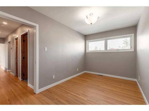 871 2A Street West, Cardston, AB - Indoor Photo Showing Other Room