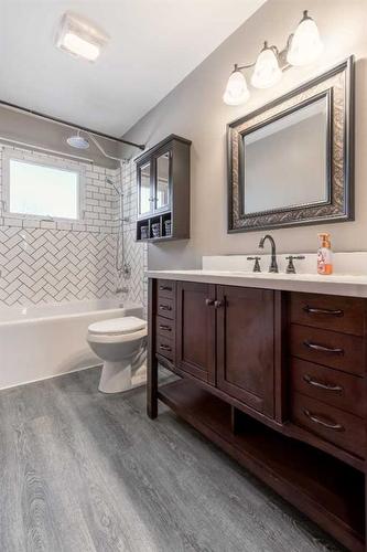 871 2A Street West, Cardston, AB - Indoor Photo Showing Bathroom