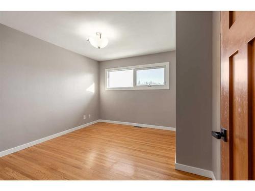 871 2A Street West, Cardston, AB - Indoor Photo Showing Other Room