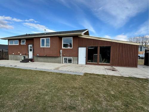 871 2A Street West, Cardston, AB - Outdoor