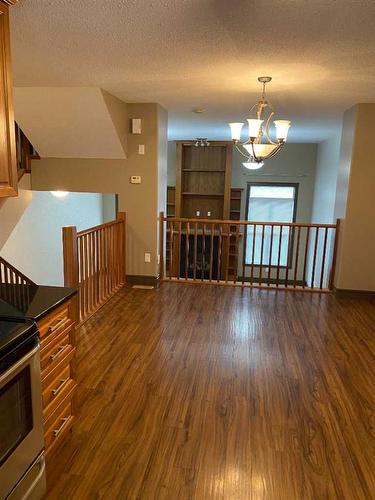 875 Mt Sundance Manor West, Lethbridge, AB - Indoor