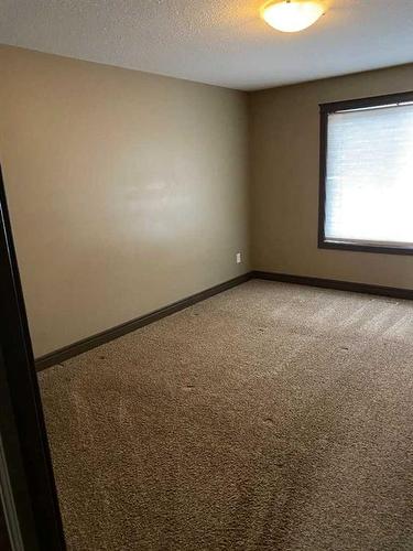 875 Mt Sundance Manor West, Lethbridge, AB - Indoor Photo Showing Other Room