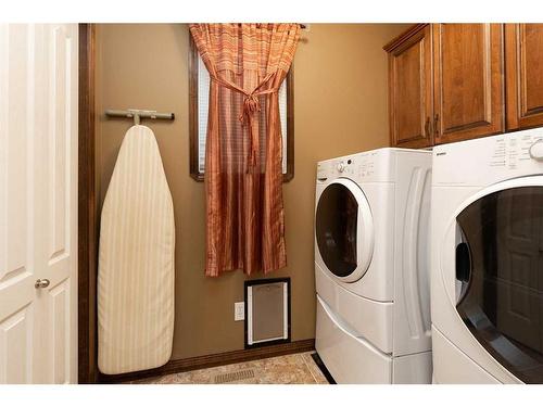 199 Riverstone Boulevard West, Lethbridge, AB - Indoor Photo Showing Laundry Room