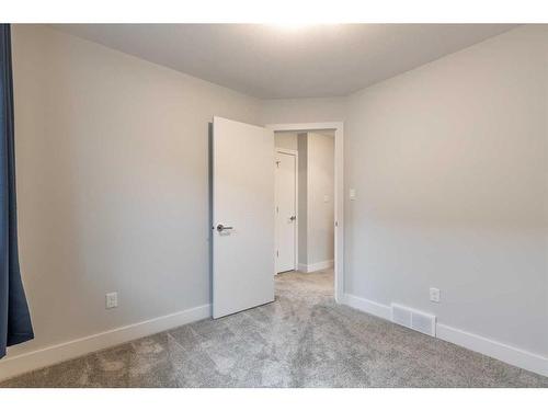 953 Miners Boulevard West, Lethbridge, AB - Indoor Photo Showing Other Room