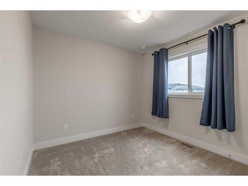 953 Miners Boulevard West, Lethbridge, AB - Indoor Photo Showing Other Room