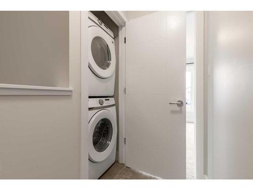 953 Miners Boulevard West, Lethbridge, AB - Indoor Photo Showing Laundry Room