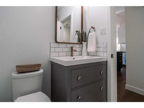 2618 21 Avenue South, Lethbridge, AB - Indoor Photo Showing Bathroom