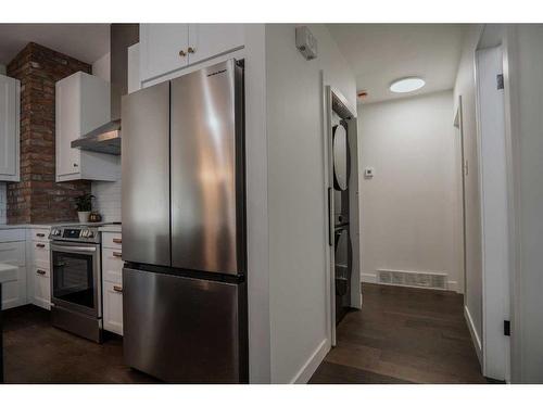 2618 21 Avenue South, Lethbridge, AB - Indoor Photo Showing Kitchen With Stainless Steel Kitchen