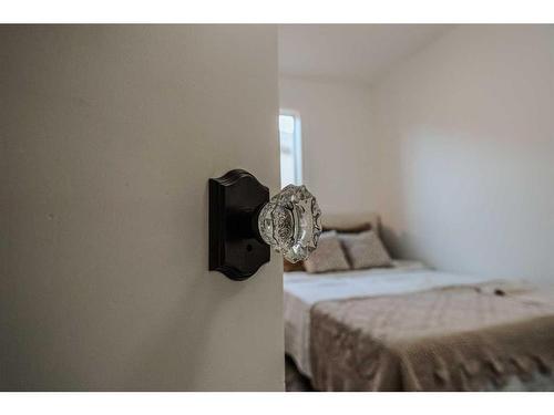 2618 21 Avenue South, Lethbridge, AB - Indoor Photo Showing Bedroom