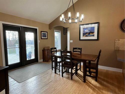 214 Falcon Ridge Way, Rural Lethbridge County, AB - Indoor Photo Showing Dining Room