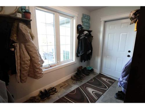 505 12 Ave, Barnwell, AB - Indoor Photo Showing Other Room