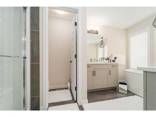 665 Aquitania Boulevard West, Lethbridge, AB - Indoor Photo Showing Bathroom