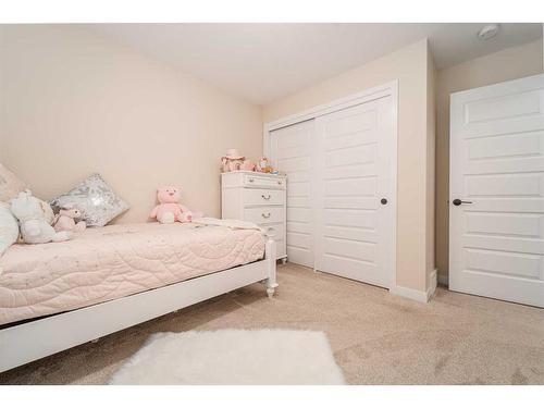 665 Aquitania Boulevard West, Lethbridge, AB - Indoor Photo Showing Bedroom