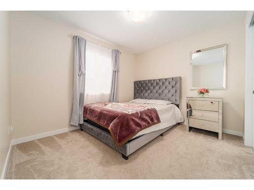 665 Aquitania Boulevard West, Lethbridge, AB - Indoor Photo Showing Bedroom