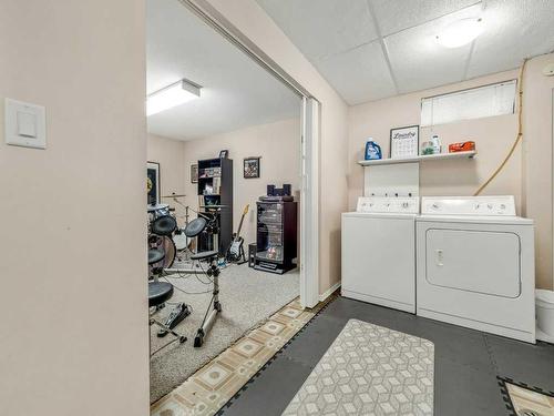 88 Erminedale Boulevard North, Lethbridge, AB - Indoor Photo Showing Laundry Room