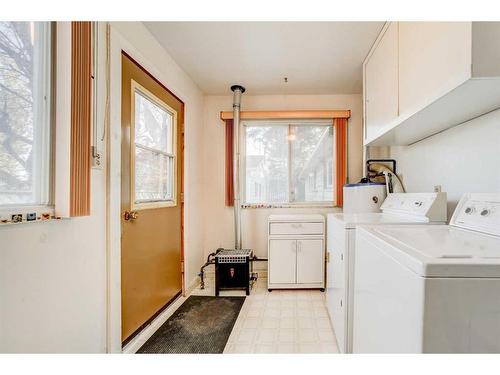 929 Maple Street, Pincher Creek, AB - Indoor Photo Showing Laundry Room