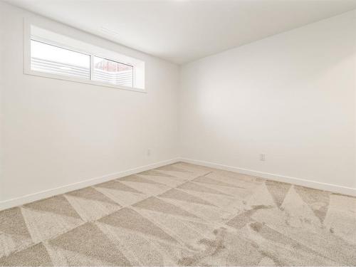 2923 47 Street South, Lethbridge, AB - Indoor Photo Showing Other Room