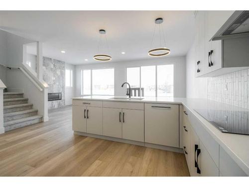 4437 31St Avenue South, Lethbridge, AB - Indoor Photo Showing Kitchen