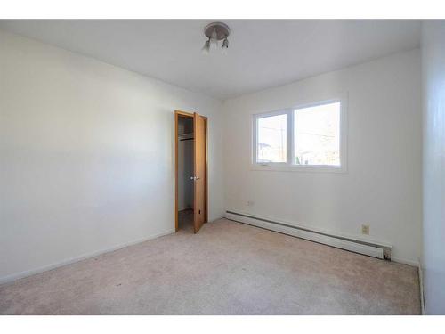 2218 19 Street, Coaldale, AB - Indoor Photo Showing Other Room