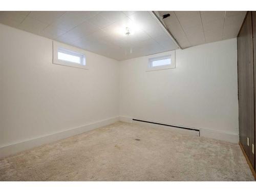 2218 19 Street, Coaldale, AB - Indoor Photo Showing Other Room