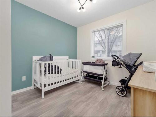 3-113 Silkstone Road West, Lethbridge, AB - Indoor Photo Showing Bedroom