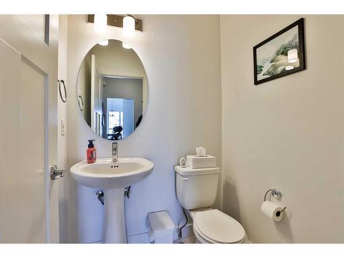 310 Coalbanks Boulevard West, Lethbridge, AB - Indoor Photo Showing Bathroom