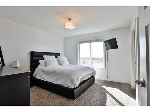 310 Coalbanks Boulevard West, Lethbridge, AB - Indoor Photo Showing Bedroom