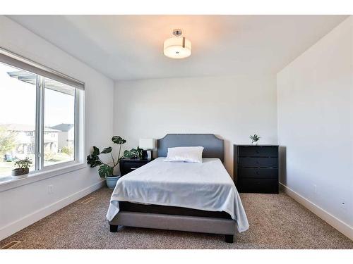 310 Coalbanks Boulevard West, Lethbridge, AB - Indoor Photo Showing Bedroom