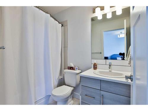 310 Coalbanks Boulevard West, Lethbridge, AB - Indoor Photo Showing Bathroom